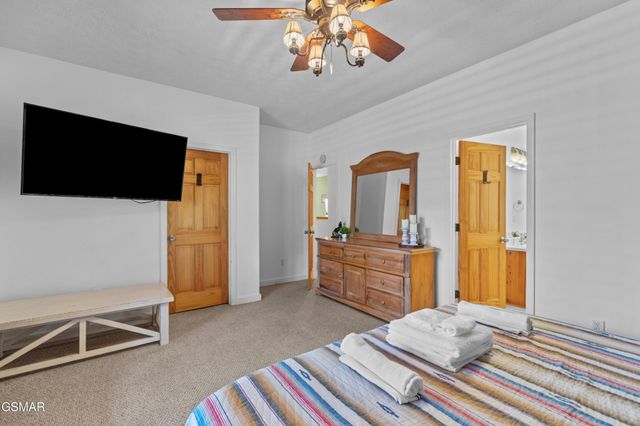 2129 Duck Pond Lane, Sevierville, TN 37876