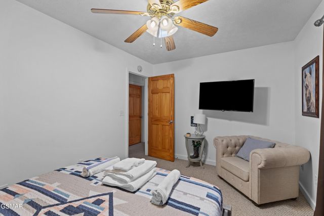 2129 Duck Pond Lane, Sevierville, TN 37876