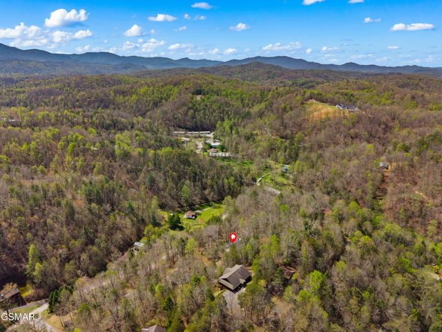 2129 Duck Pond Lane, Sevierville, TN 37876