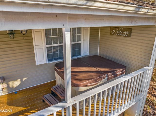 2129 Duck Pond Lane, Sevierville, TN 37876