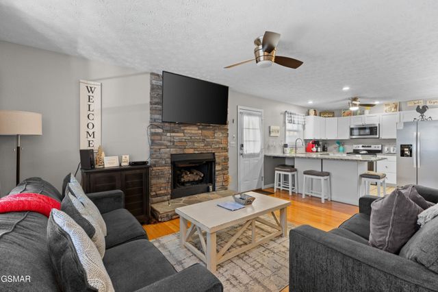 2129 Duck Pond Lane, Sevierville, TN 37876