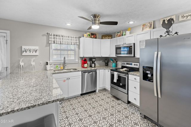 2129 Duck Pond Lane, Sevierville, TN 37876