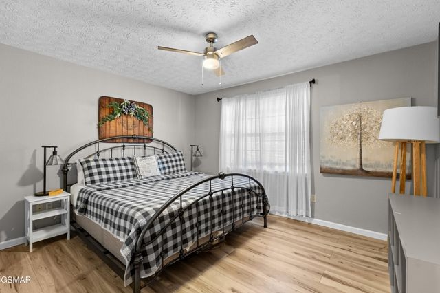 2129 Duck Pond Lane, Sevierville, TN 37876