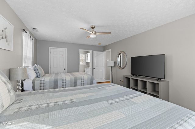 2129 Duck Pond Lane, Sevierville, TN 37876