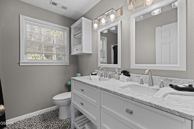2129 Duck Pond Lane, Sevierville, TN 37876