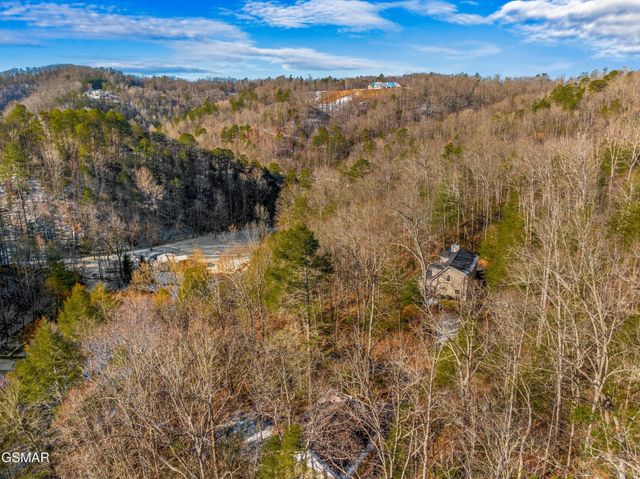2129 Duck Pond Lane, Sevierville, TN 37876