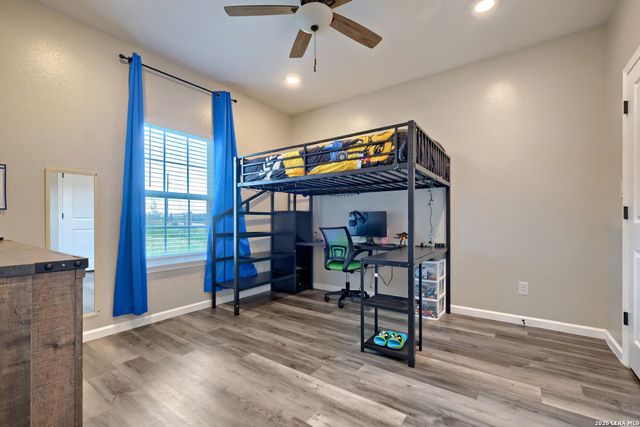 9671 Crow Ln, Adkins, TX 78101