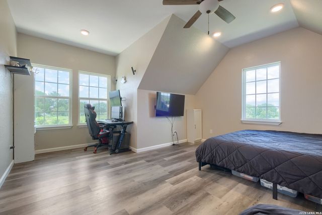 9671 Crow Ln, Adkins, TX 78101