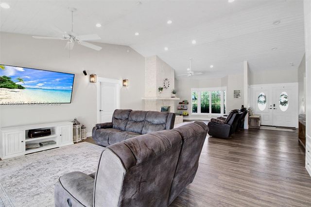 27825 SW 168th Ct, Homestead, FL 33031