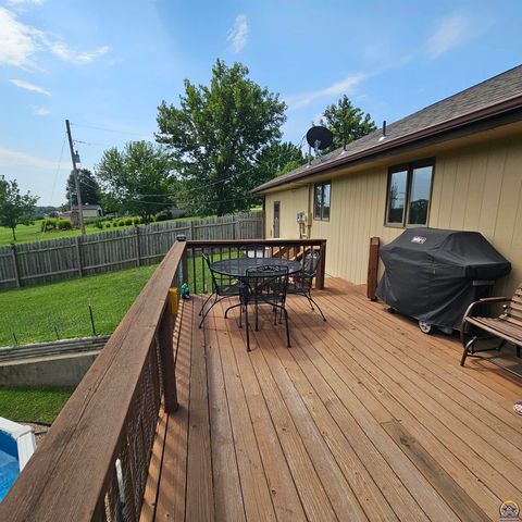 5334 NW Rochester RD, Topeka, KS 66617