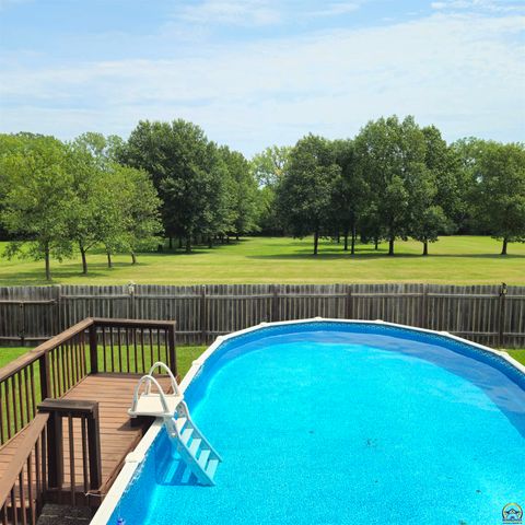 5334 NW Rochester RD, Topeka, KS 66617