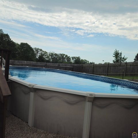 5334 NW Rochester RD, Topeka, KS 66617
