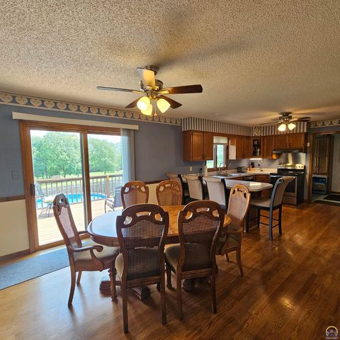 5334 NW Rochester RD, Topeka, KS 66617