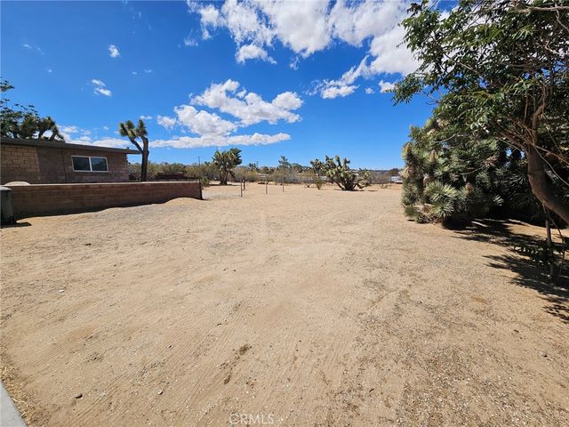57492 Onaga Trail, Yucca Valley, CA 92284