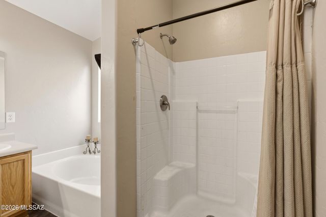 1370 W Calle Rio Lobo, Tucson, AZ 85714