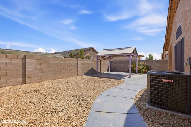 1370 W Calle Rio Lobo, Tucson, AZ 85714
