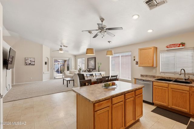 1370 W Calle Rio Lobo, Tucson, AZ 85714