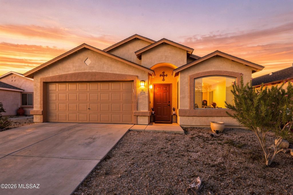 1370 W Calle Rio Lobo, Tucson, AZ 85714