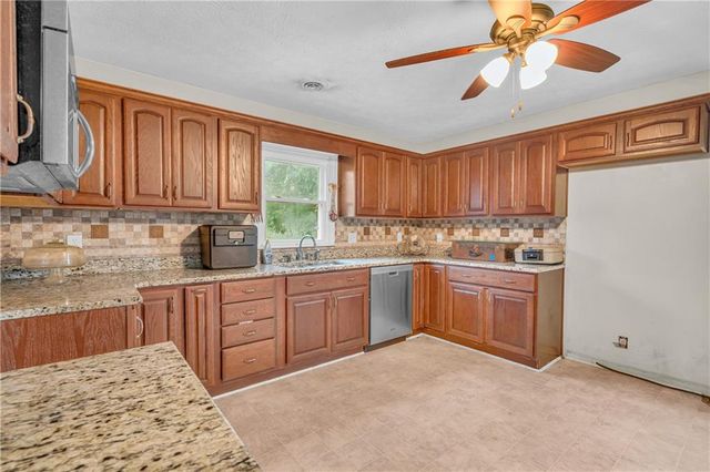 91 Almetie Drive, Toccoa, GA 30577