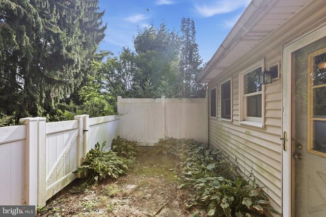 17 CONSTITUTION AVE, Doylestown, PA 18901