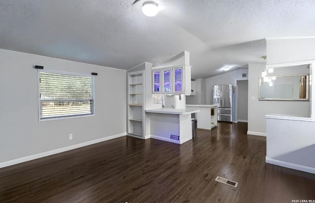 23414 Dragon Rock, Elmendorf, TX 78112