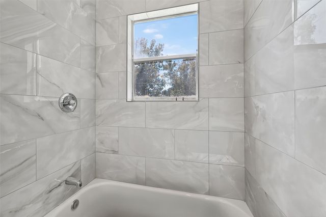 301 E 3rd Street E, Sweeny, TX 77480