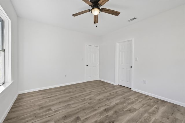 301 E 3rd Street E, Sweeny, TX 77480