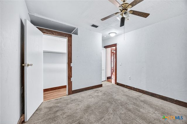 617 N College Street, Gonzales, TX 78629