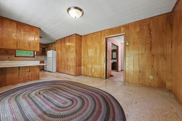 1811 Moore Avenue, Greeneville, TN 37745