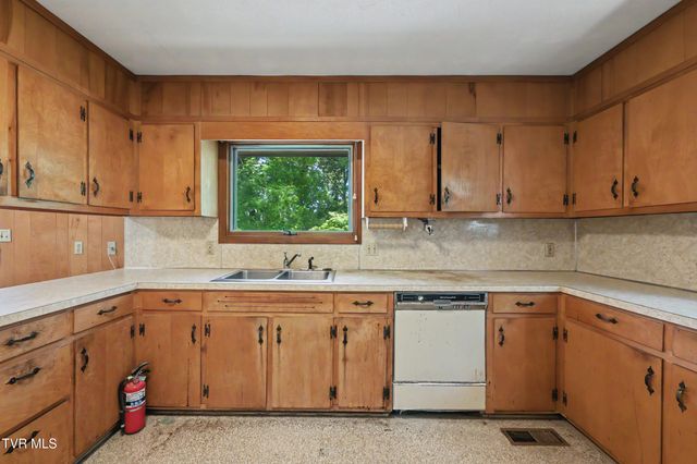 1811 Moore Avenue, Greeneville, TN 37745