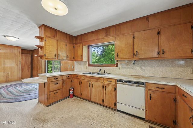 1811 Moore Avenue, Greeneville, TN 37745