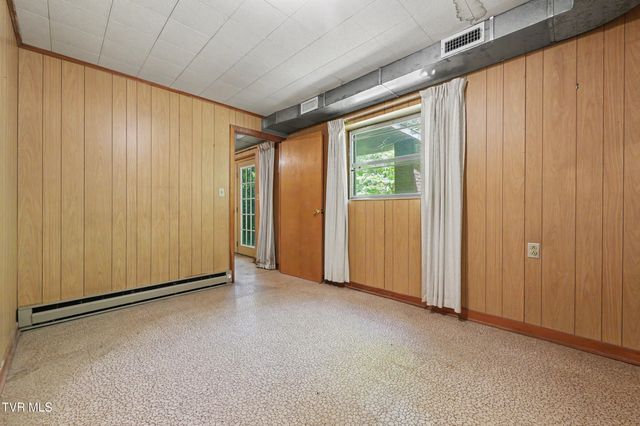 1811 Moore Avenue, Greeneville, TN 37745