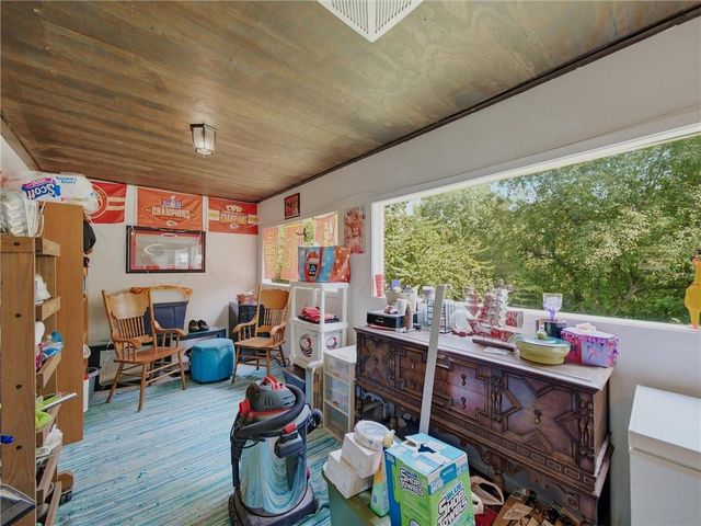 6509 River Road, Pleasant Valley, MO 64068