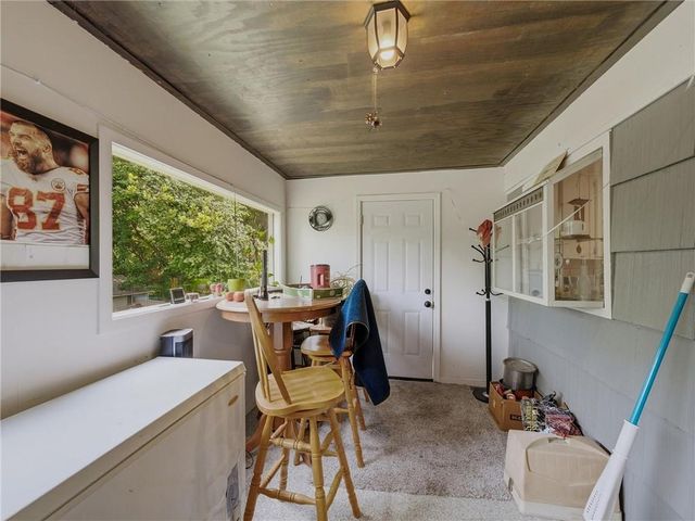 6509 River Road, Pleasant Valley, MO 64068