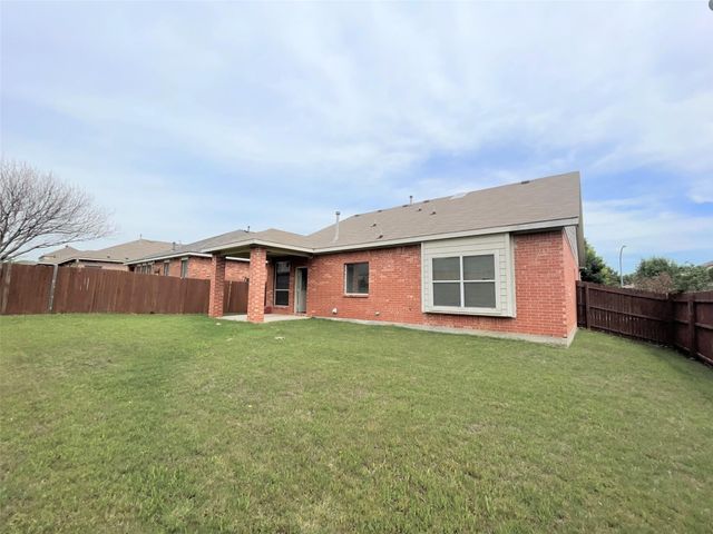 2136 Carlotta Drive, Fort Worth, TX 76177
