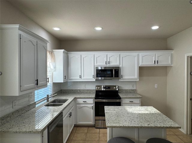 2136 Carlotta Drive, Fort Worth, TX 76177