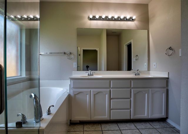 2136 Carlotta Drive, Fort Worth, TX 76177