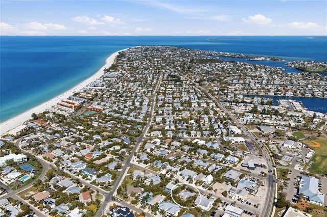 309 57TH STREET, Holmes Beach, FL 34217