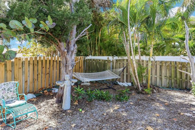 309 57TH STREET, Holmes Beach, FL 34217