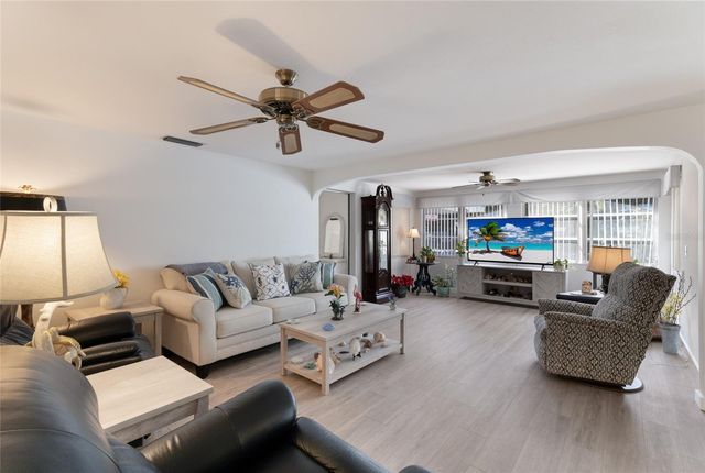 309 57TH STREET, Holmes Beach, FL 34217