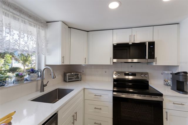 309 57TH STREET, Holmes Beach, FL 34217