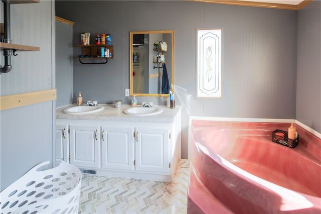 175 Warne Ln, South Franklin, PA 15301