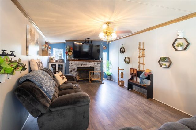 175 Warne Ln, South Franklin, PA 15301