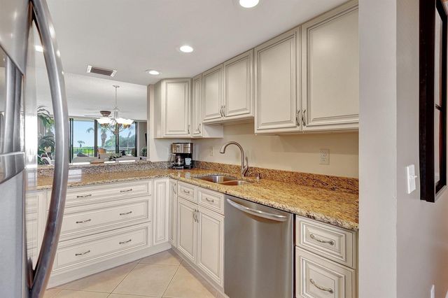 5055 N Highway A1a 205, Hutchinson Island, FL 34949