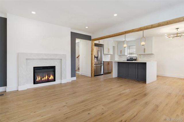 24220 Cloverlawn Street, Oak Park, MI 48237