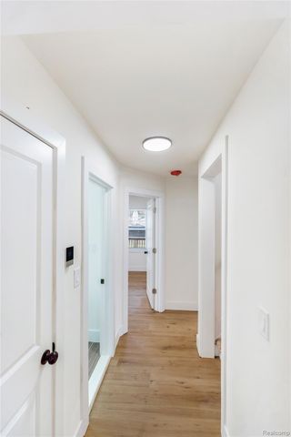 24220 Cloverlawn Street, Oak Park, MI 48237