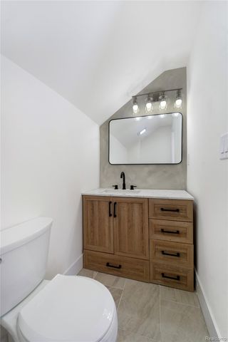 24220 Cloverlawn Street, Oak Park, MI 48237