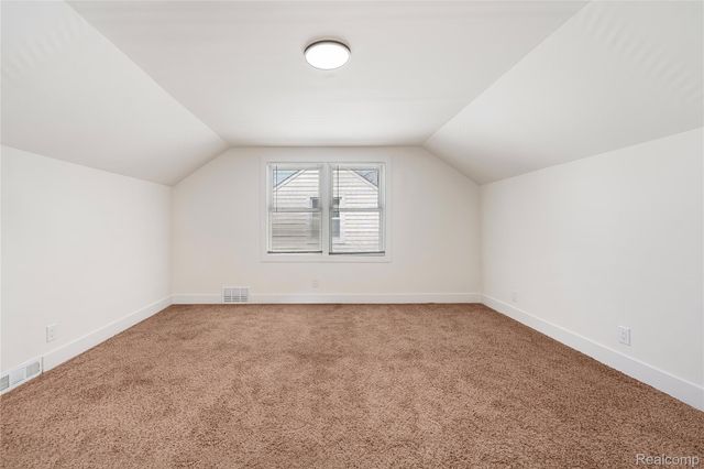 24220 Cloverlawn Street, Oak Park, MI 48237