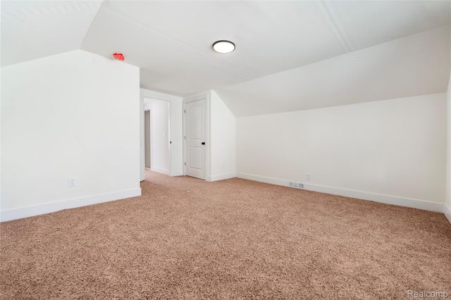 24220 Cloverlawn Street, Oak Park, MI 48237