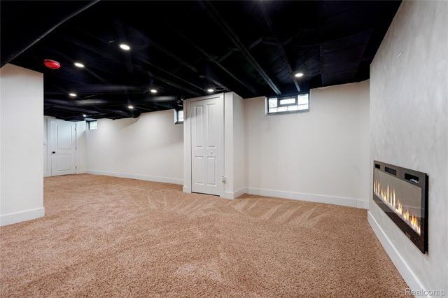 24220 Cloverlawn Street, Oak Park, MI 48237